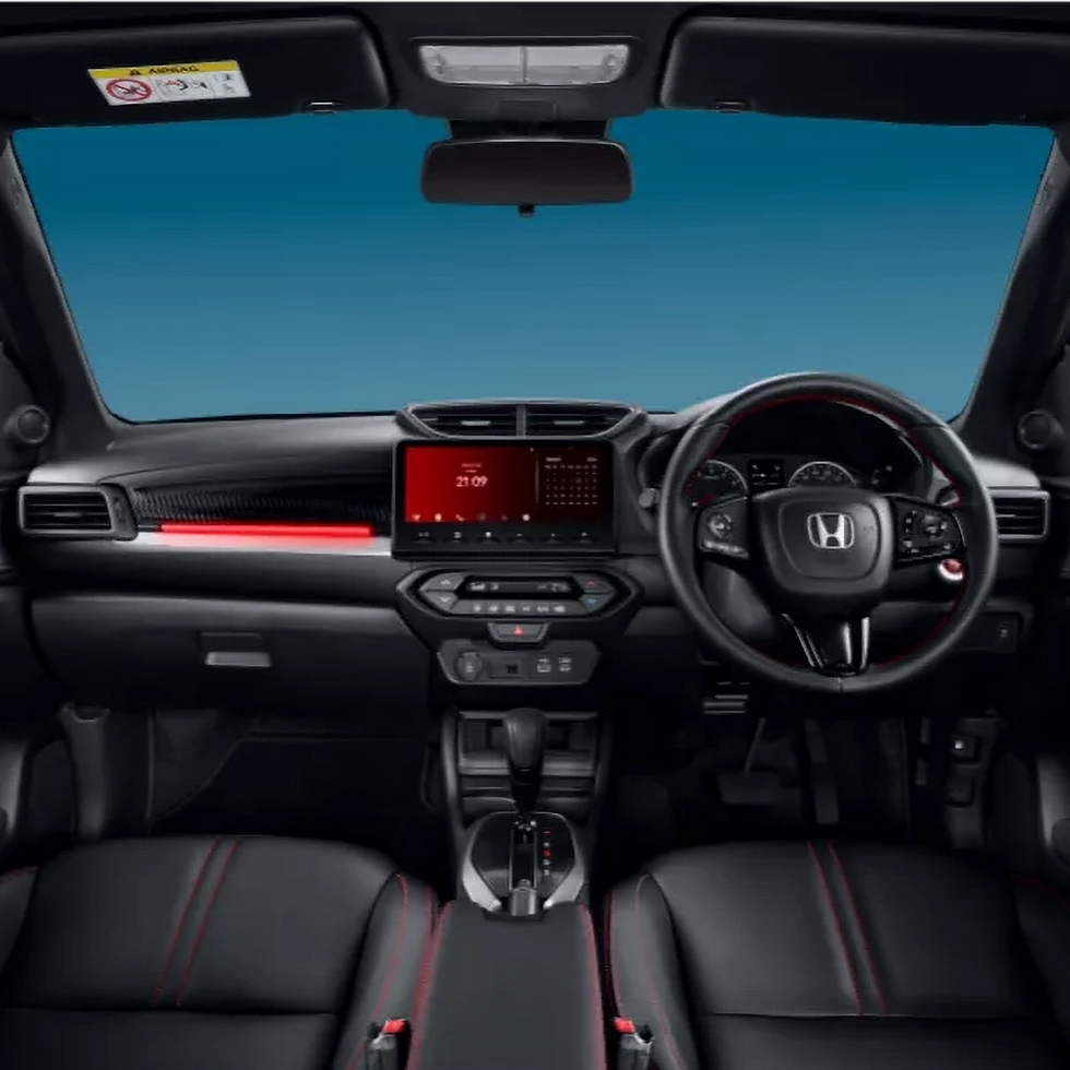 Pembaruan utama adalah hadirnya Display Audio 10,25 inci dengan Wireless Smartphone Connection karena paling sering digunakan sehari-hari:.