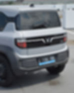 Sensor parkir belakang terintegrasi sayangnya minus wiper belakang.