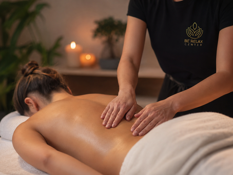 Formation massage bien-être professionnelle chez Be Relax Center : praticienne réalisant un massage relaxant avec approche GPS+ en Essonne
