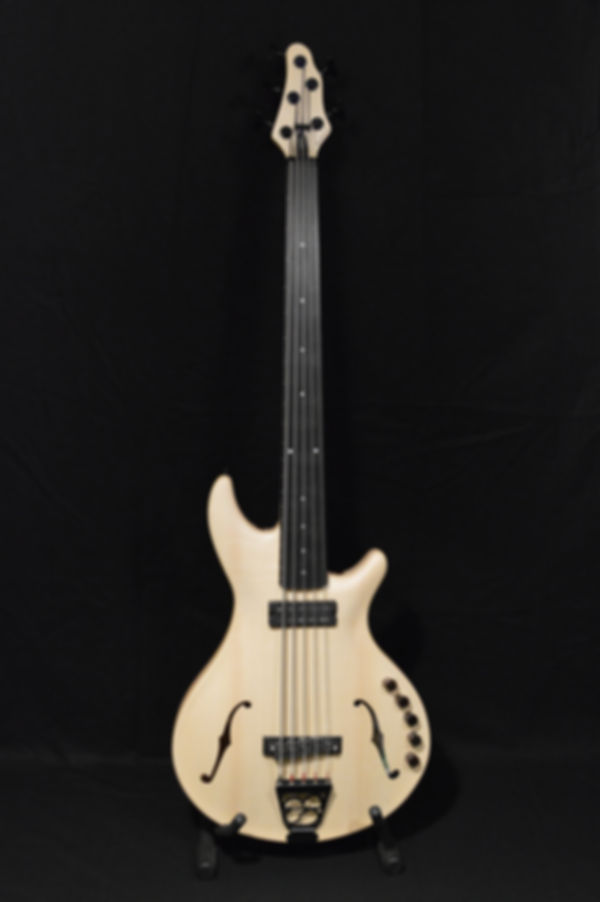SBIII-FL 5 String (Fretless)
