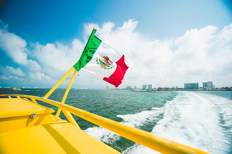 Bandera de México en Cancún