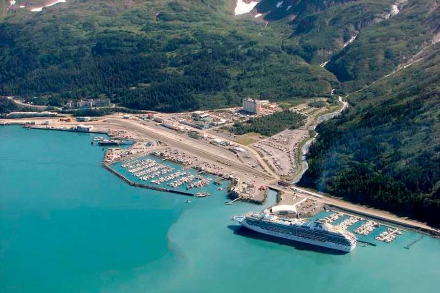 Whittier: La fría ciudad de Alaska en donde casi todos viven en un solo edificio