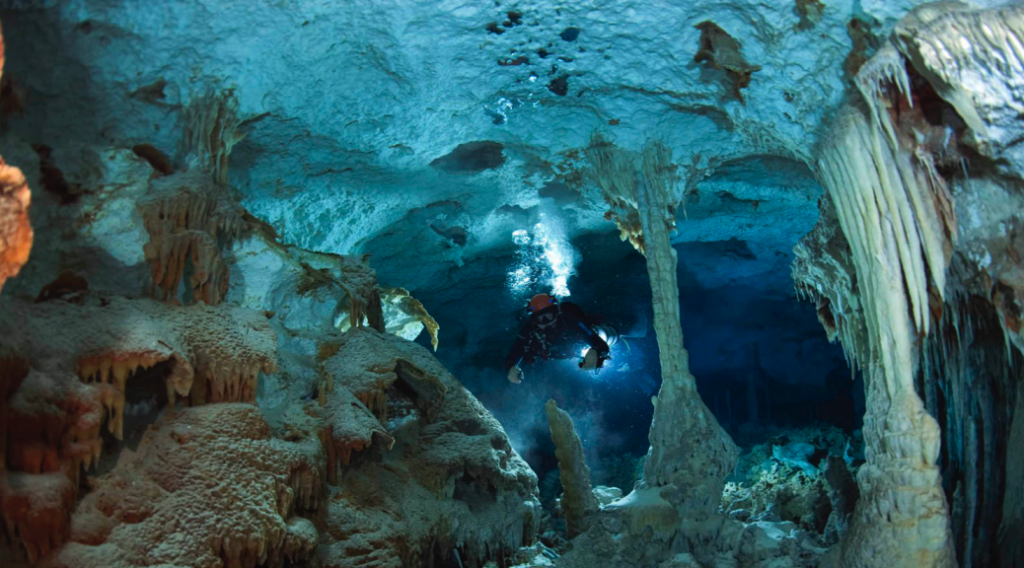 Exploración profunda: cómo el descubrimiento del cenote marino en México está cambiando nuestra comprensión del planeta