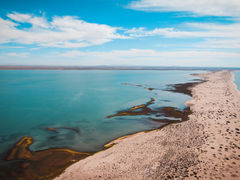 Finalmente, es importante resaltar que a pesar de la modesta oferta inmobiliaria en la región de Puerto Peñasco, Sonora, México, existen más de 4,000 norteamericanos que residen permanentemente en Puerto Peñasco, lo que le otorga aceptación y fama entre millones de norteamericanos que han visitaron Puerto Peñasco (conocido como Rocky Point) en los últimos veinte años (se estiman 40 millones de turistas internacionales que han visitado Puerto Peñasco).