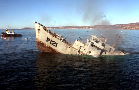 Hundimiento de buque en Rosarito, BC
