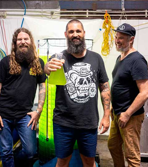 Compañía de cerveza artesanal alimenta algas con CO2 para luchar contra el cambio climático