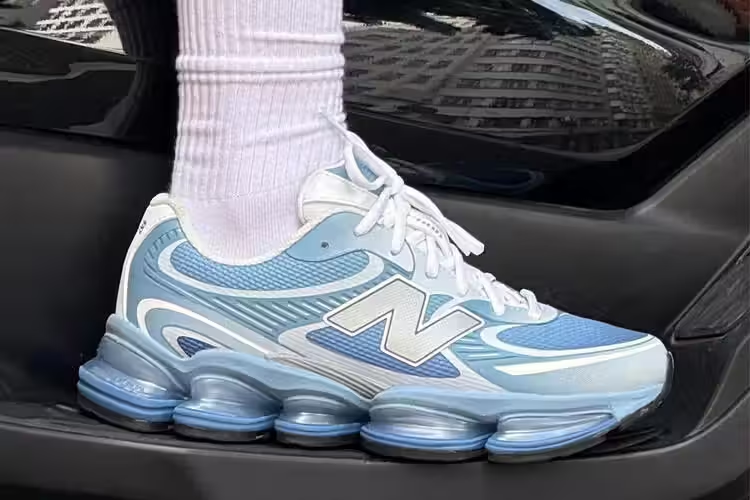 sepatu klasik yang digabungkan dengan konsep futuristik kemungkinan akan meledak