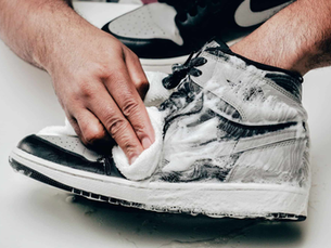 Benarkah Mencuci Sepatu Bisa Membuat Sepatu Cepat Rusak?