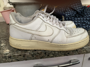 Bagaimana Proses Terjadinya Yellowing pada Midsole Sepatu?