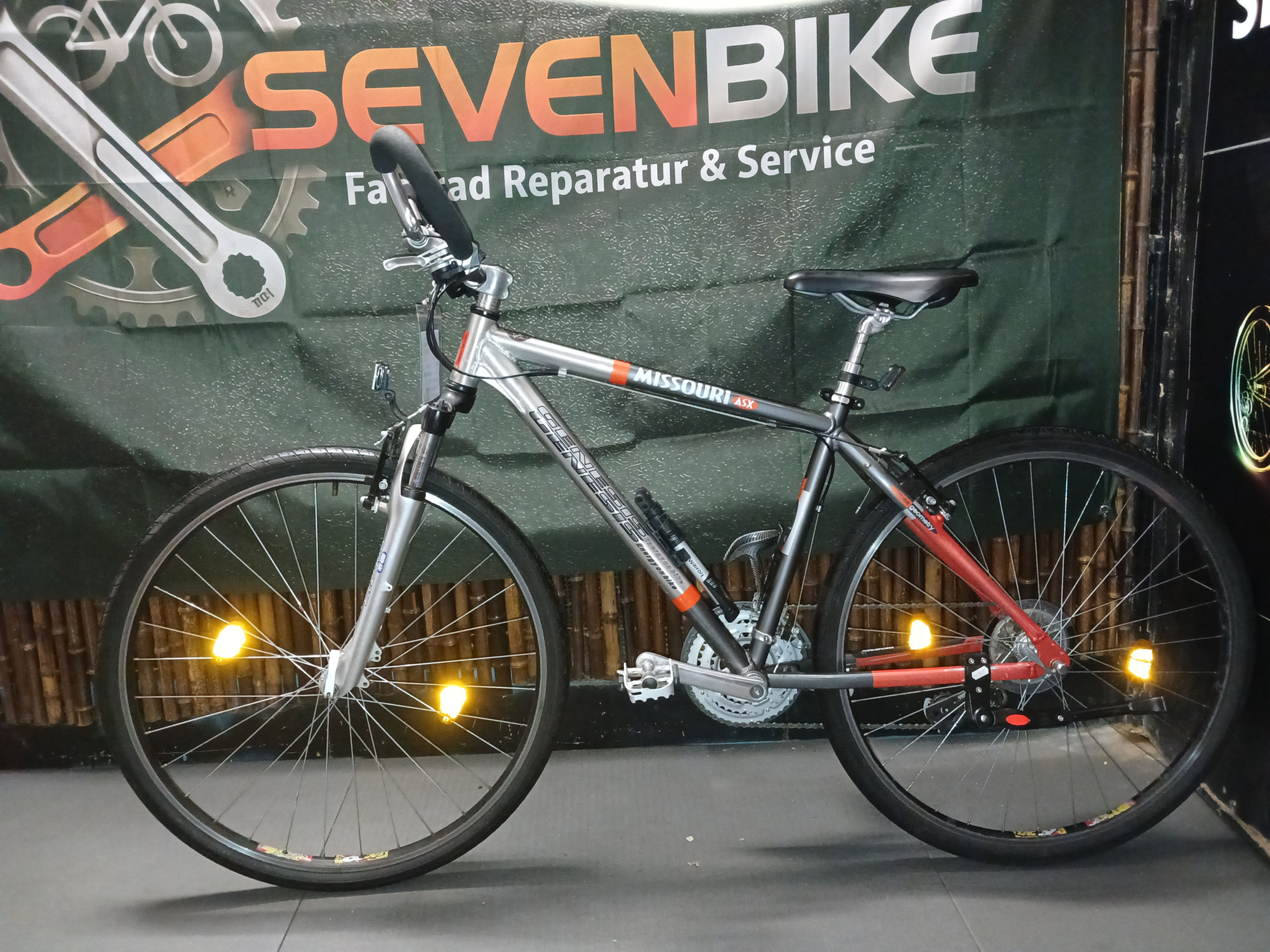 "GENESIS MISSOURI SX ALU"Crossbike.28 zoll.24 Gänge.46 cm RH.mit 1 Jahr Garantie