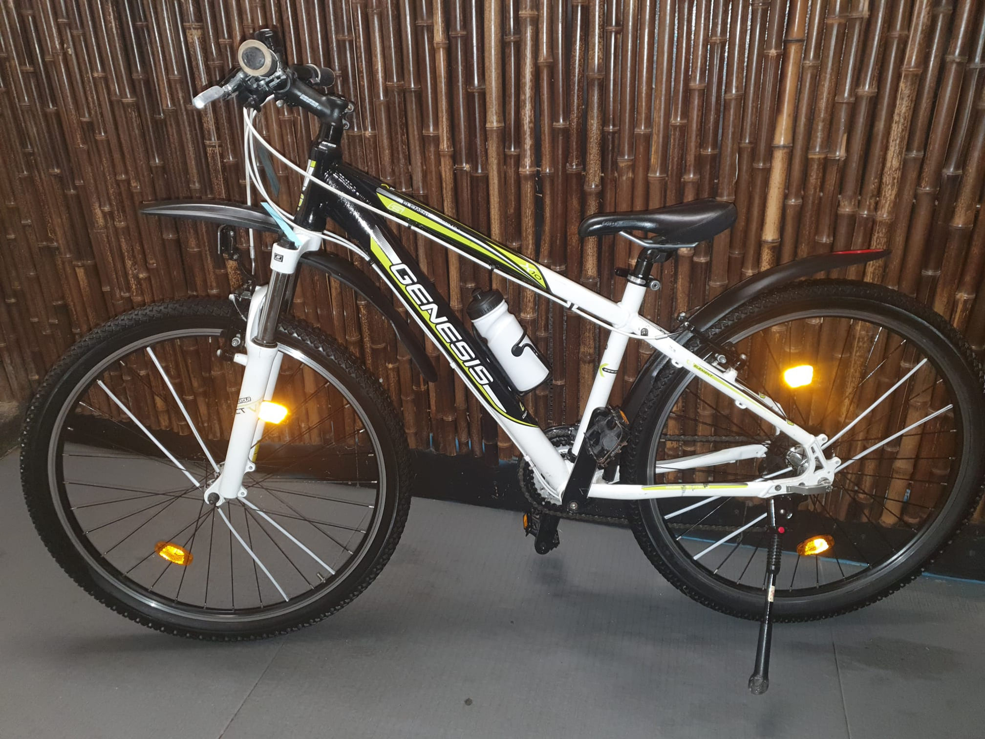 "GENESIS ELEMENT ALU" MTB.26 Zoll.24 Gänge.40 cm RH.mit 1 Jahr Garantie.
