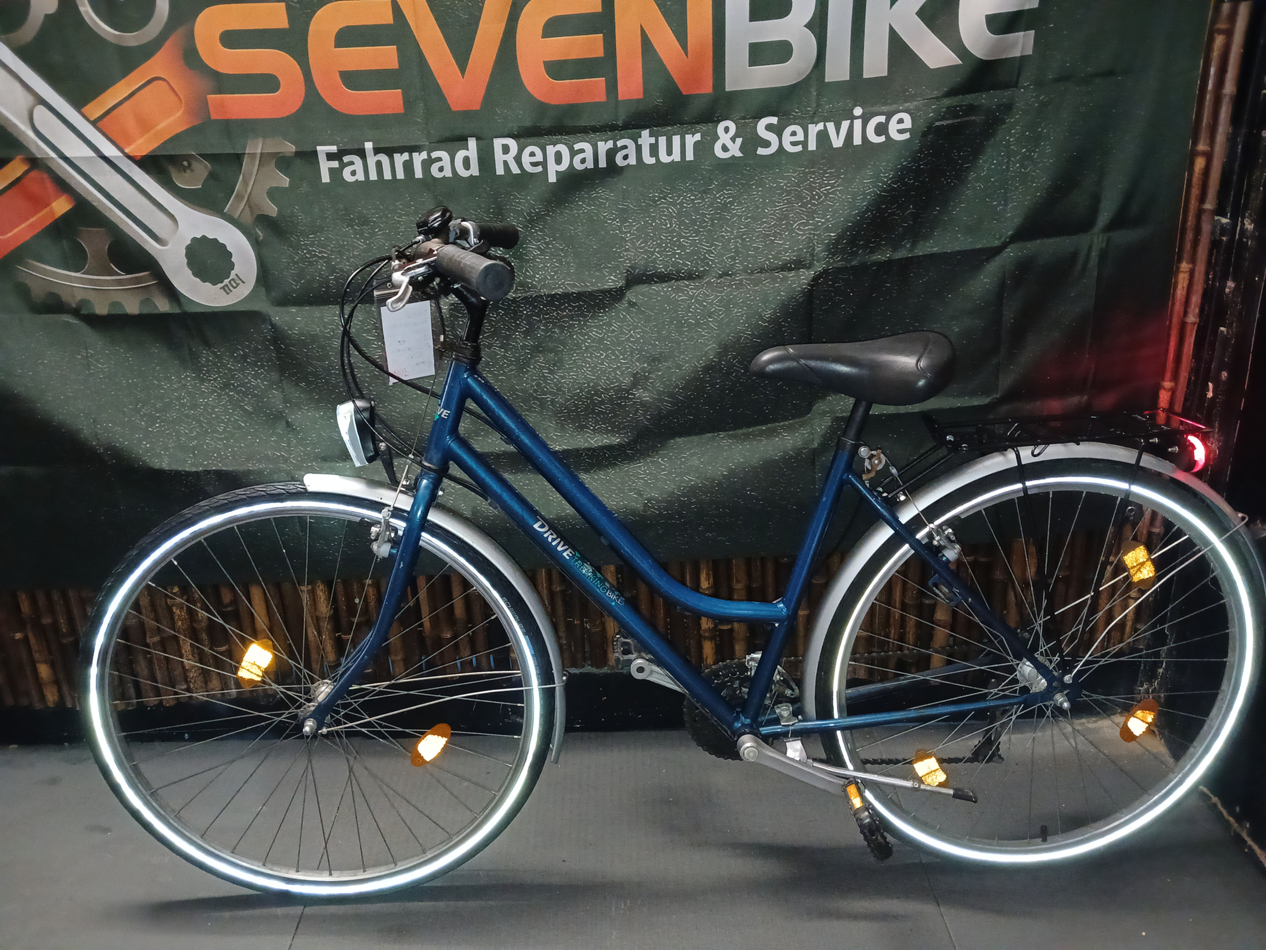 "DRIVE"Trekkigbike.28 zoll.21 Gänge.49 cm RH.mit 1 Jahr Garantie.