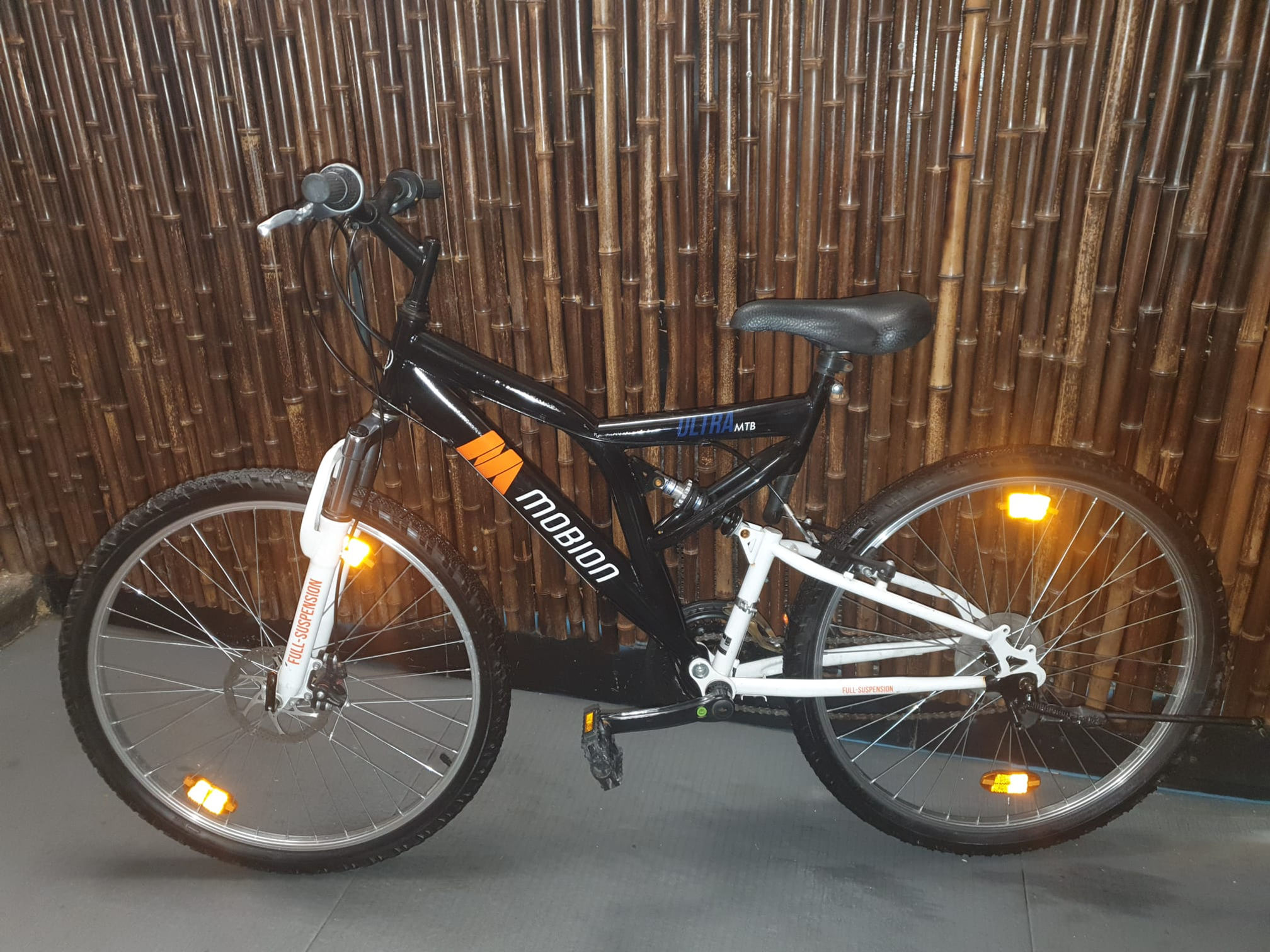 "MOBION ULTRA" Mountainbike.26 zoll.18 Gänge.49 cm RH.mit 1 Jahr Garantie.