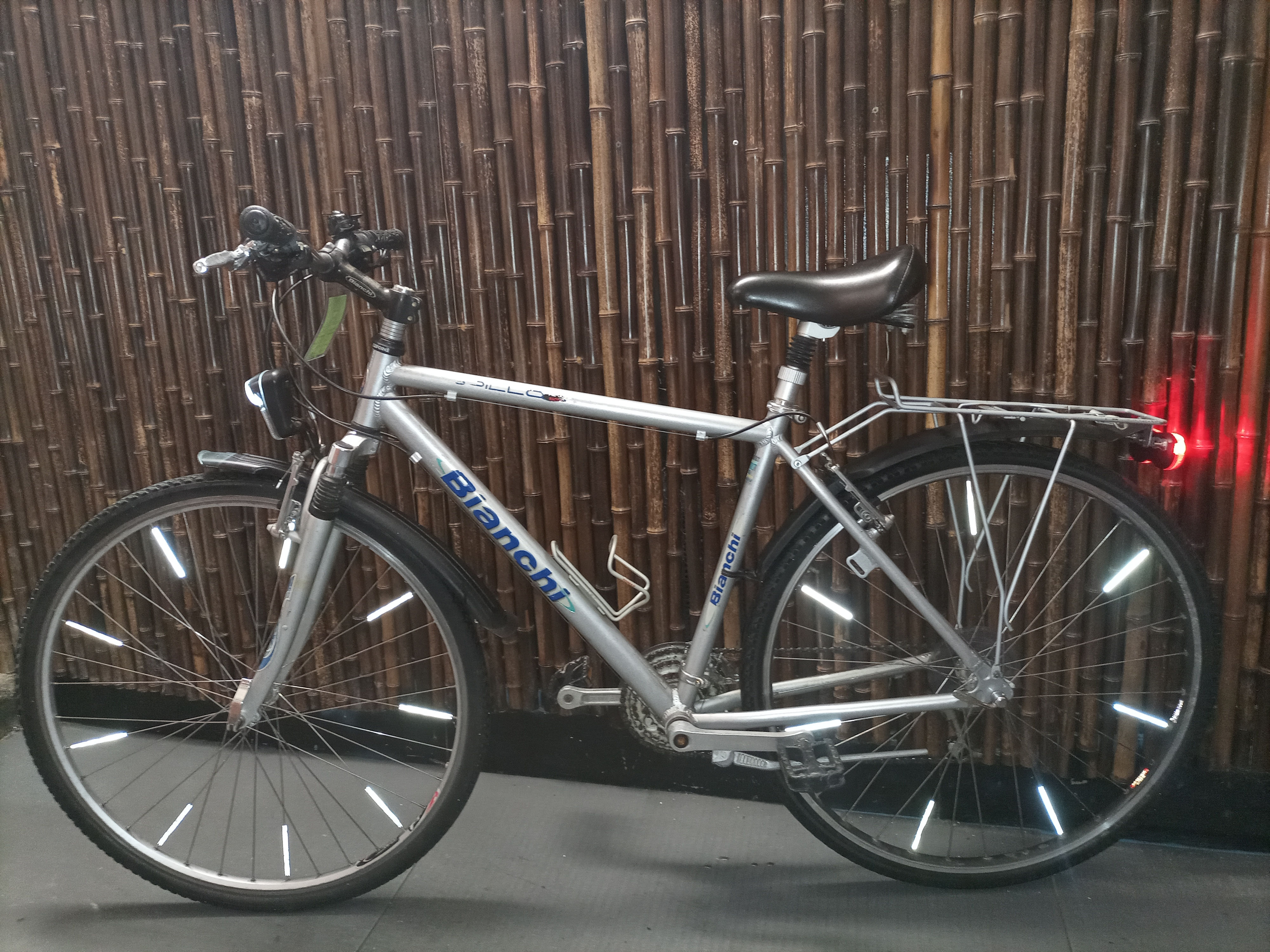 "BIANCHI' Trekkingbike,28 Zoll,21 Gänge,50 cm RH,mit 12 Monatige Garantie.