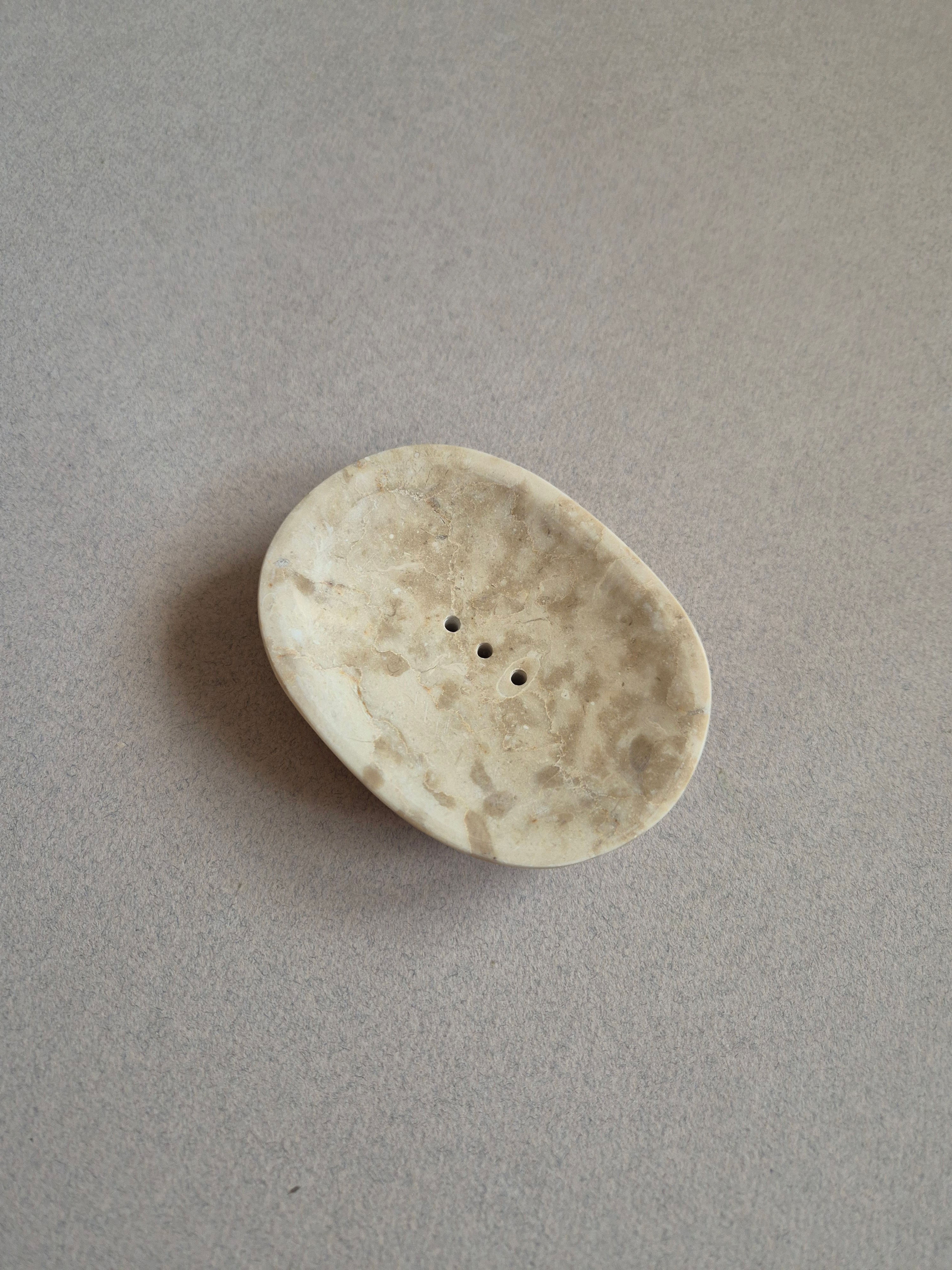 cream marble oval soap dish