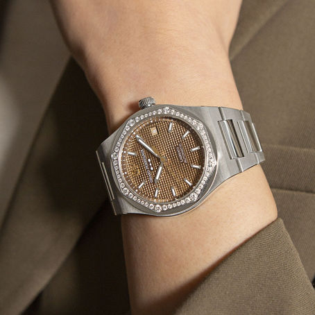 GP芝柏表Laureato 38mm Copper Diamond Bezel最啱白色情人節回禮