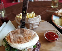 bife-em-bolo-do-caco.jpg