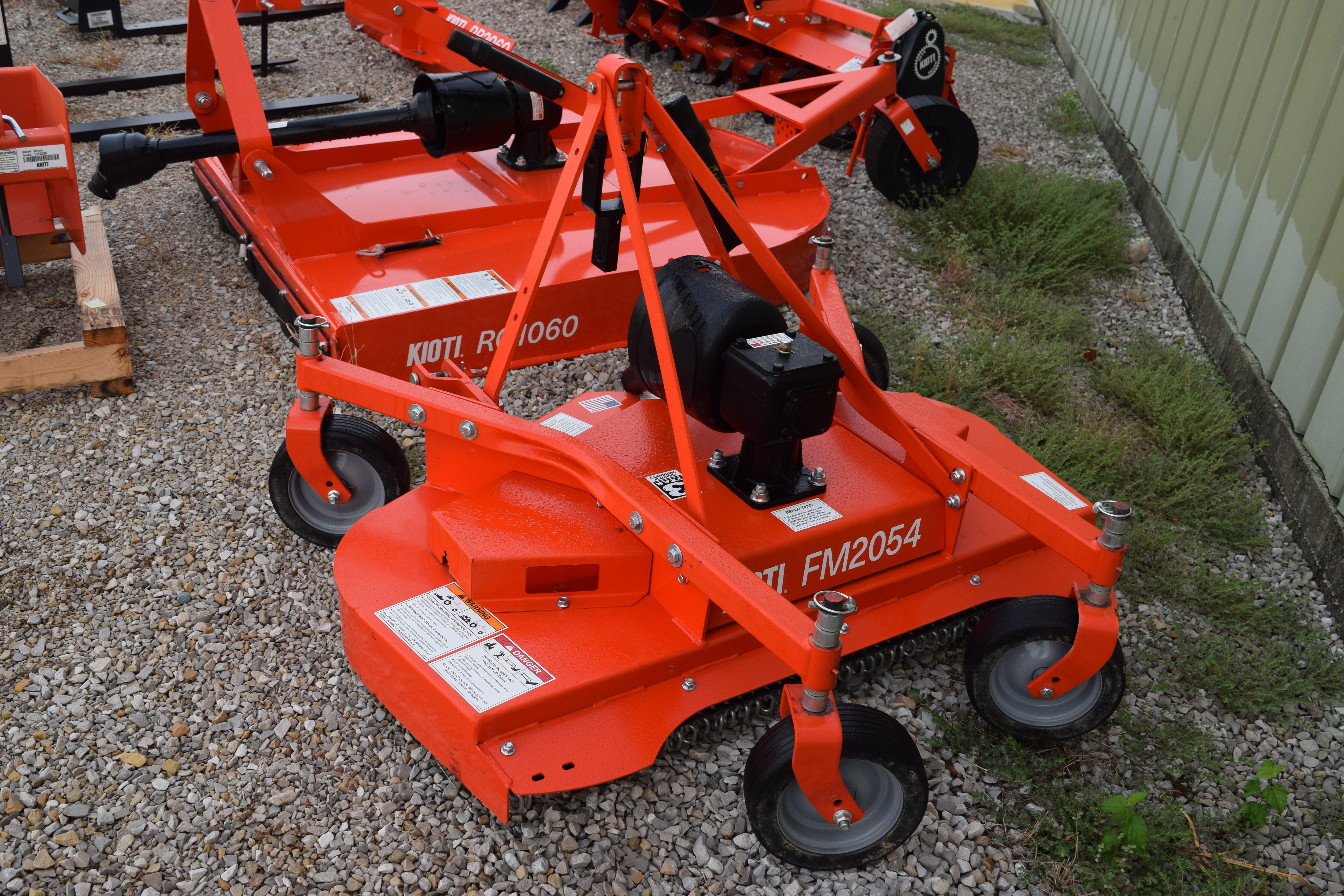 FM2054 54''