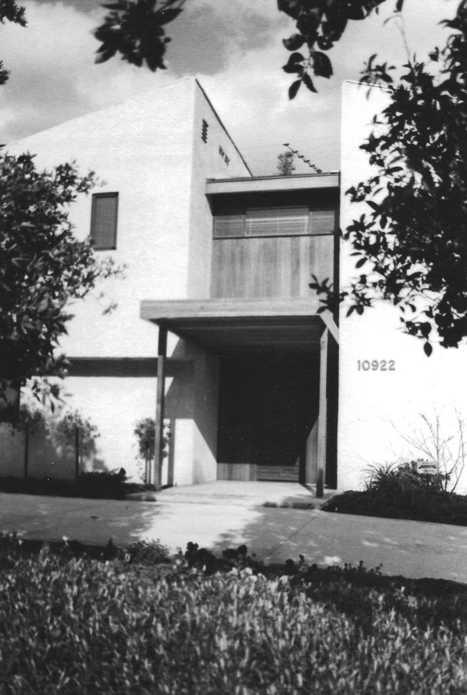 Railla Family Residence -1982