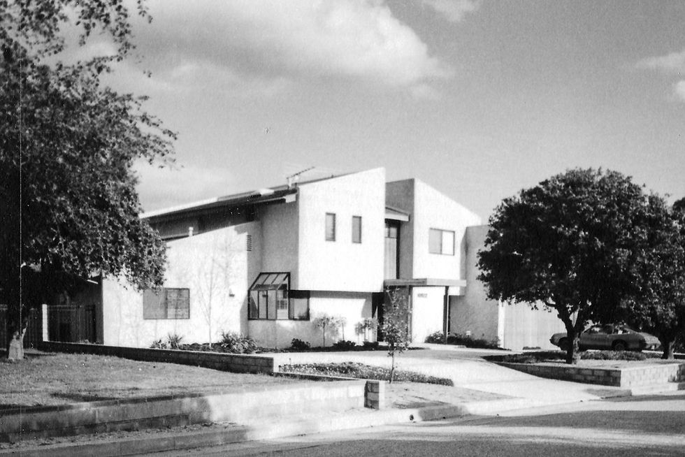 Railla Family Residence -1982