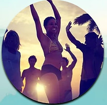 Juegos de danza libre, son aquellos en los que la música te da la oportunidad de expresar tu cuerpo de forma libre.