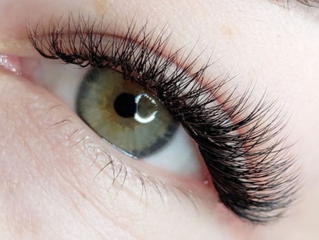 6 Reasons Why Eyelash Extensions Are A Beauty Trend This Year 2023