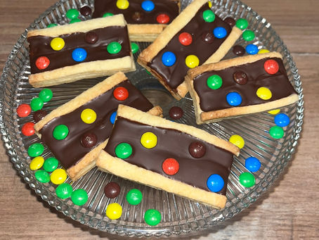 M&M's biscuit