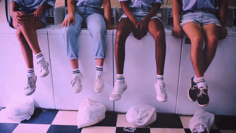 כביסה שחורה גיף.gif