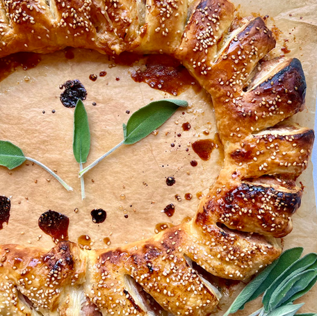 Sage & Stilton Sausage Roll Wreath with a Maple Syrup Glaze