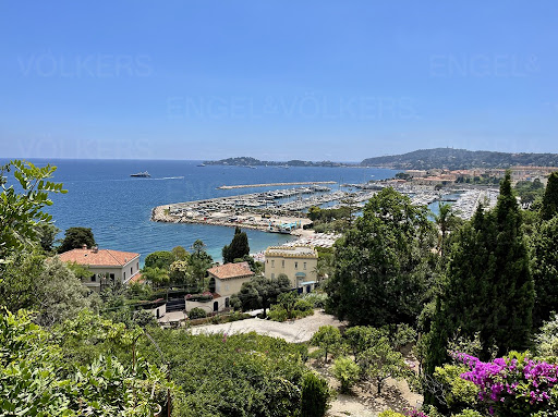 Villa de 1113,60 m² - Deux piscines - jacuzzi - BEAULIEU SUR MER (06)