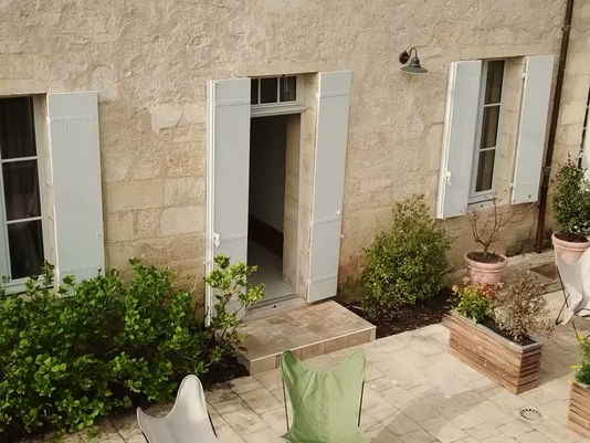 HÔTEL 4★ & SPA (PROCHE SAINT-ÉMILION)