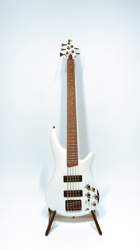 YXNGBRATZ白 Ibanez SDGR SR305E 5-String Bass Guitar | Scheitel's Music