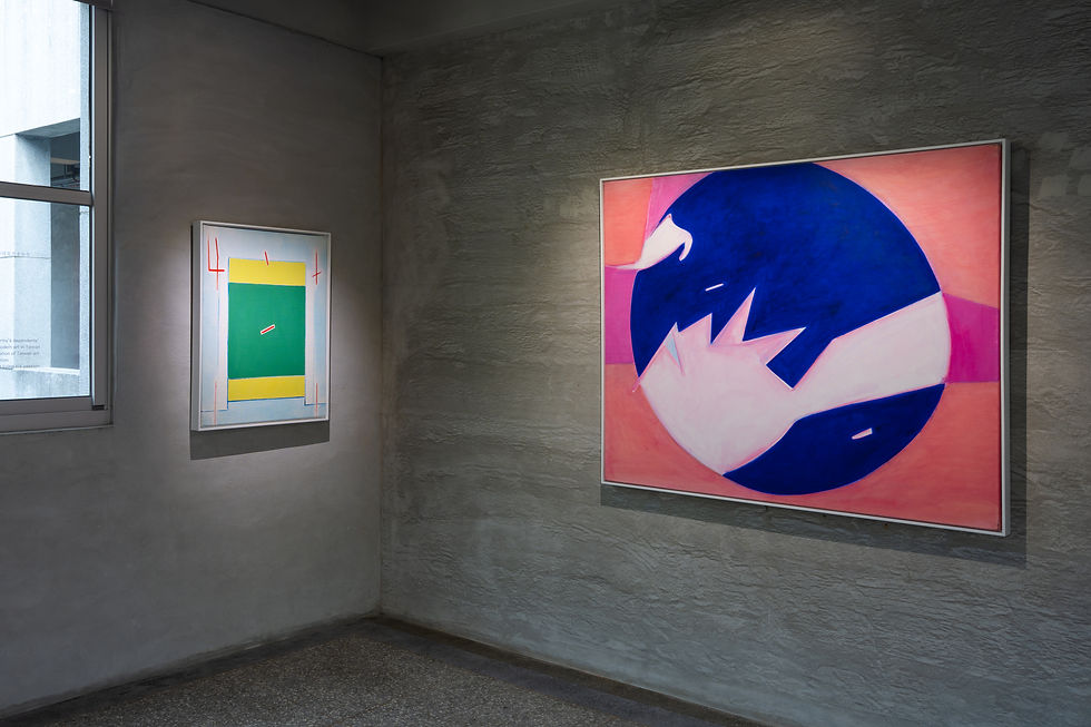 繪畫是我們之間的橋樑,為觀者搭起了一座彷如走入中式庭園的月橋。《The Bards of Time and Space 吟遊時空──霍剛 Ho Kan、權純益 Soonik Kwon》 © 金馬賓館當代美術館 ALIEN Art Centre