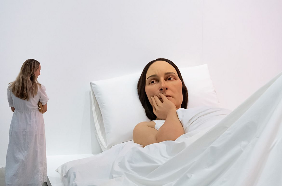 Ron Mueck | In Bed 2005 | Mixed media 162 x 650 x 395 cm Collection: the Fondation Cartier pour l’art contemporain