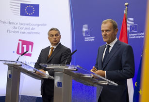 Az Európai Tanács elnökéről, migránsok rabosításáról 888-on és 444-en