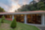 Restaurante fachada ala ao lado cafeteria e jardim