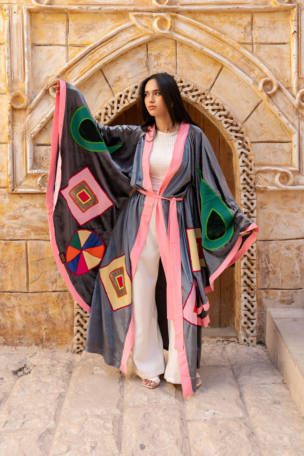 Thumbnail: Haybat velvet wide sleeves embroidery kimono
