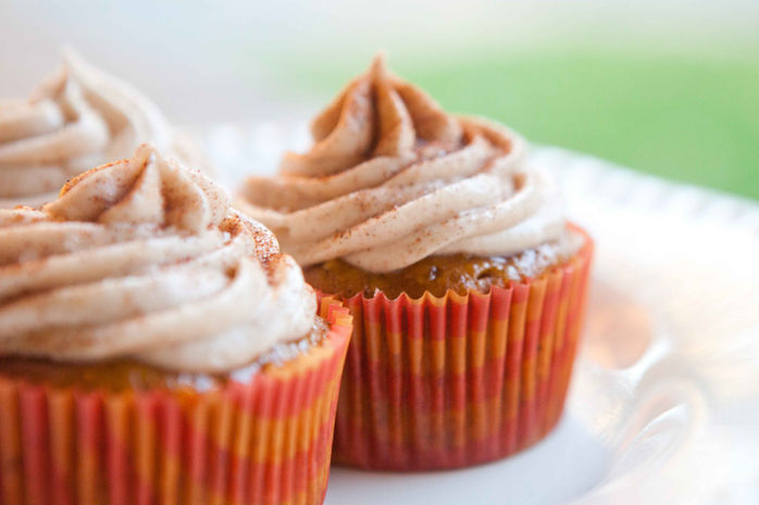 Pumpkin Spice Cupcakes With Cream Cheese Frosting: