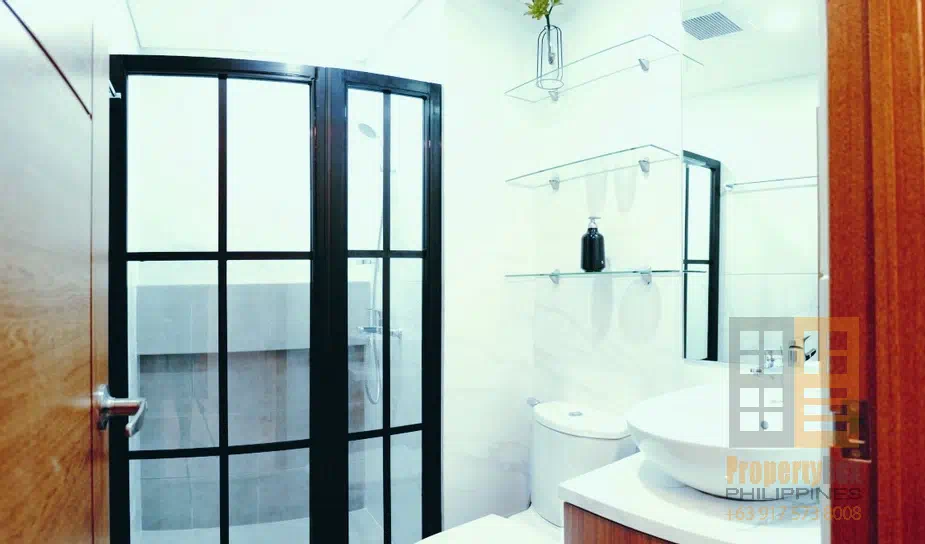 Thumbnail: FOR RENT Deluxe Icon Plaza Studio Converted to a  1 BR Unit in BGC