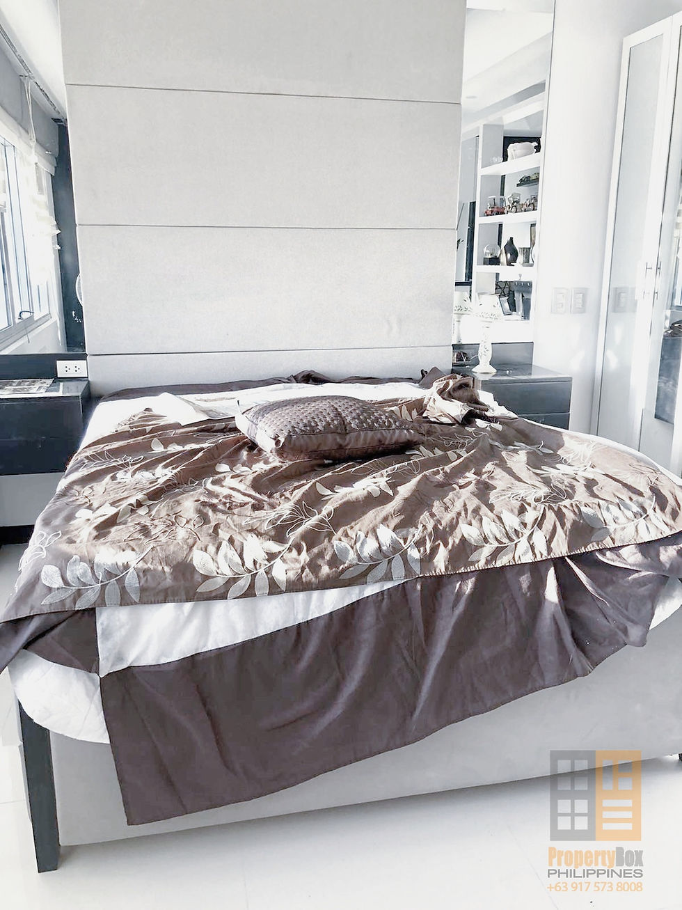 Thumbnail: Fairways Tower Studio Condo BGC for Rent