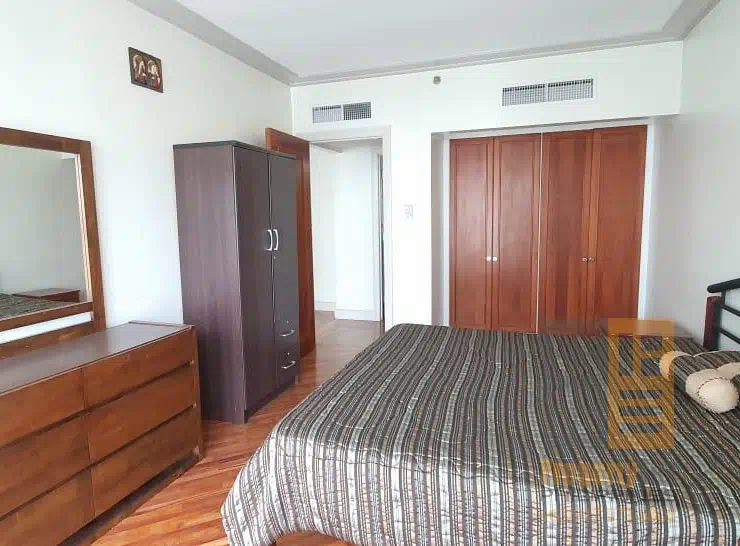 Thumbnail: FOR RENT Amorsolo Rockwell 1 Bedroom Condo Makati