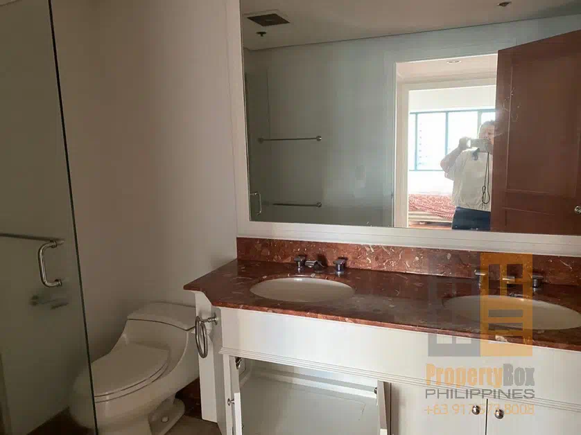 Thumbnail: FOR RENT Edades Tower 3 Bedroom Rockwell Makati