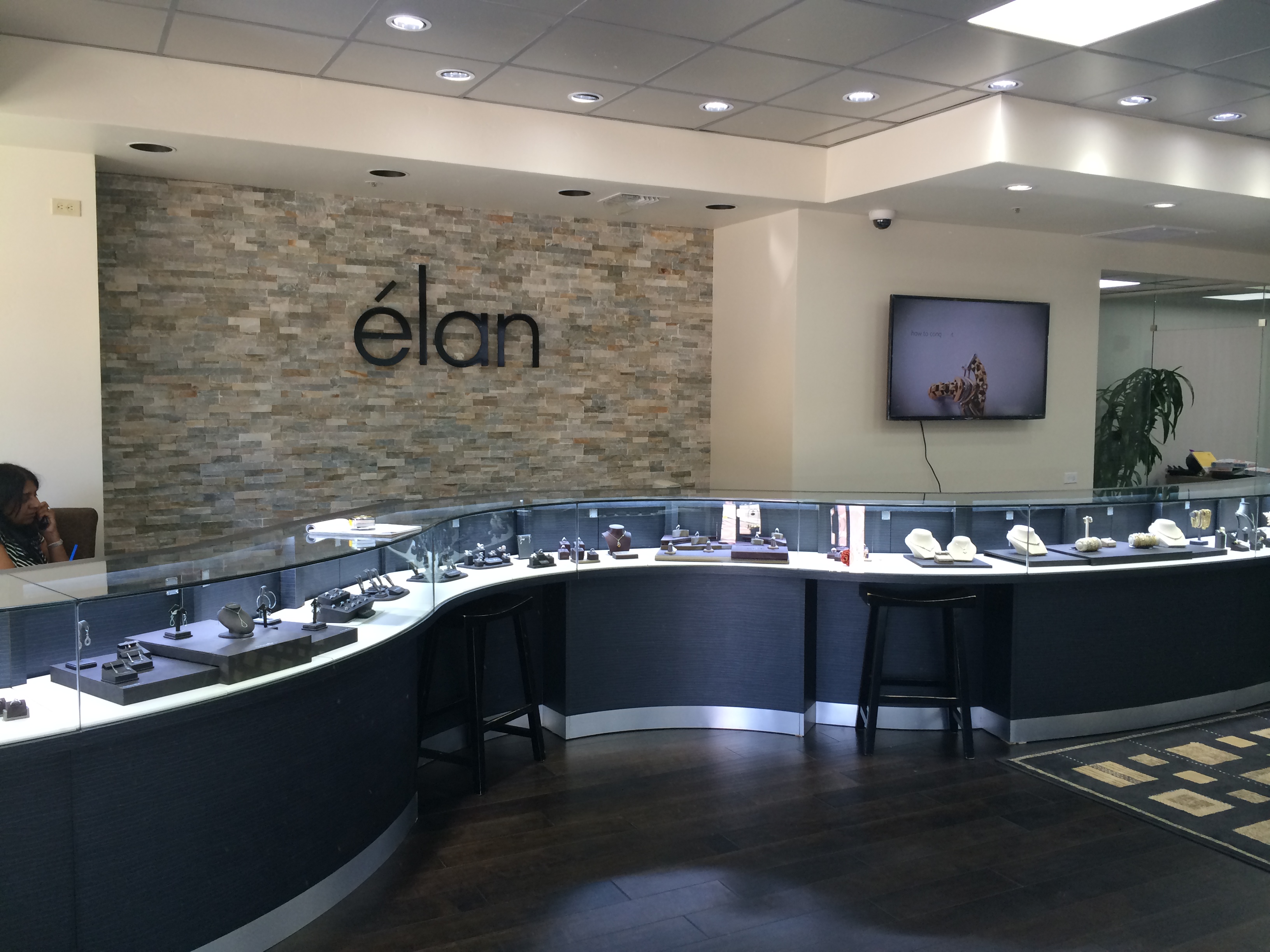 Elan Jewelery Display Showcases San Jose Precision Displays