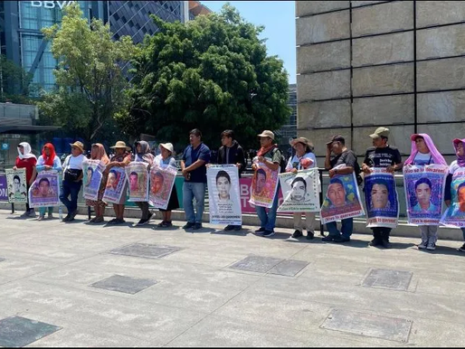 Familiares de los desaparecidos de Ayotzinapa urgen una reunión con el presidente AMLO