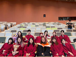 LINE_ALBUM_2025-Nanolab 畢業典禮_251201_3