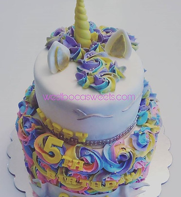Love this beauty! #unicorncake #funfetti