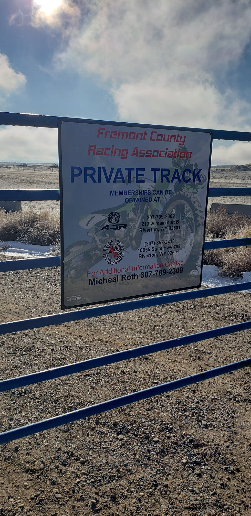 Thumbnail: metal signs