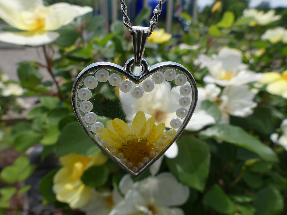 Thumbnail: Yellow Daisy & Pearls Necklace