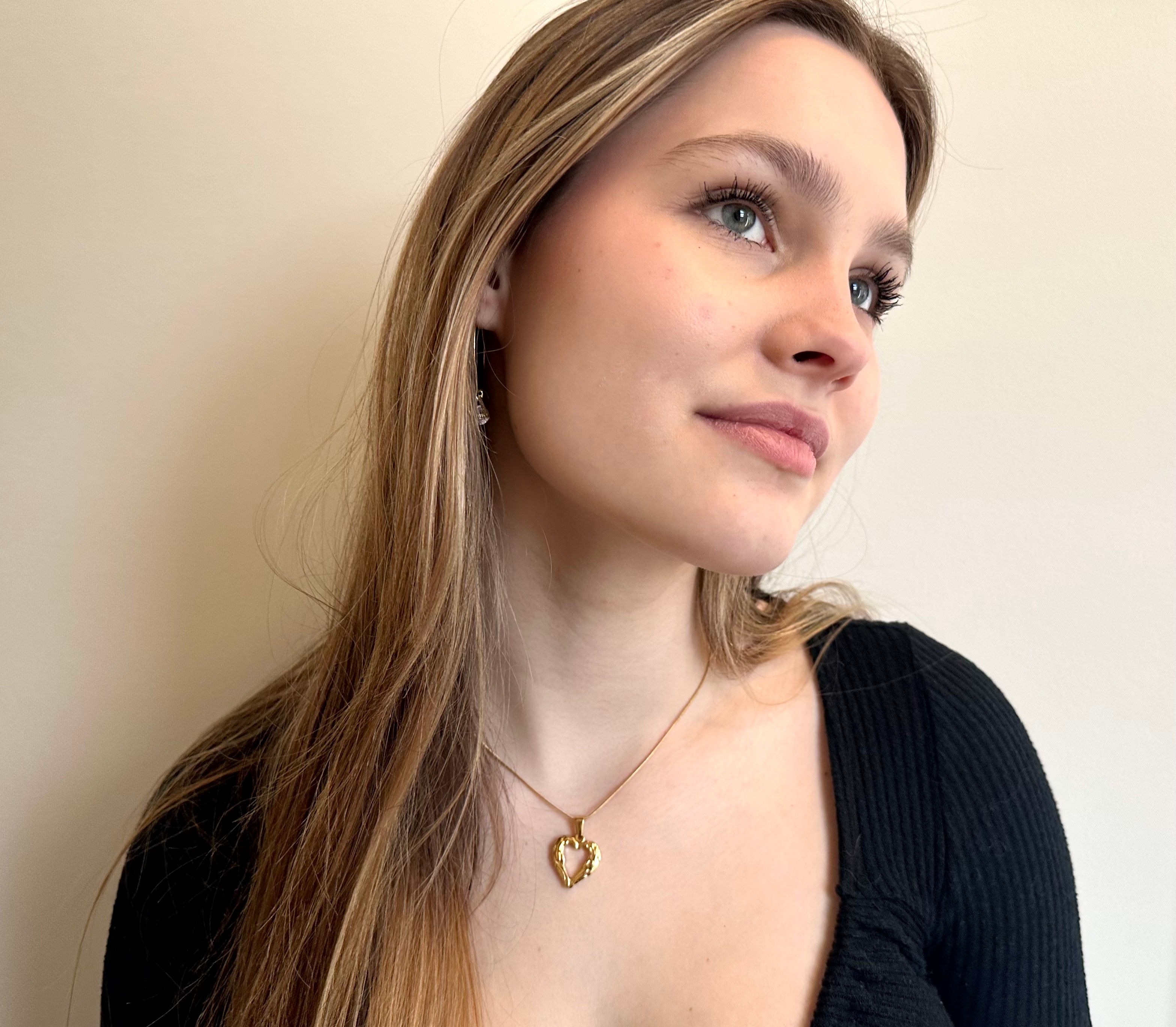 Gold angel wings pendant