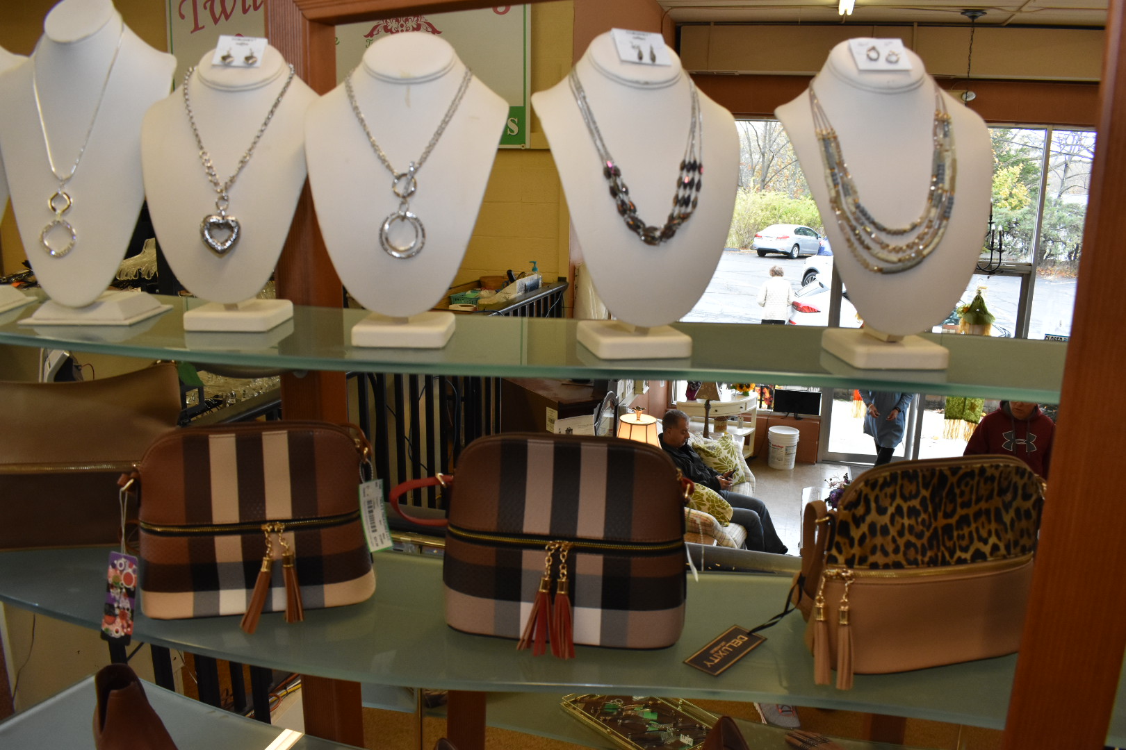 Twila's Treasures Consignment Shop in Twinsburg, OH